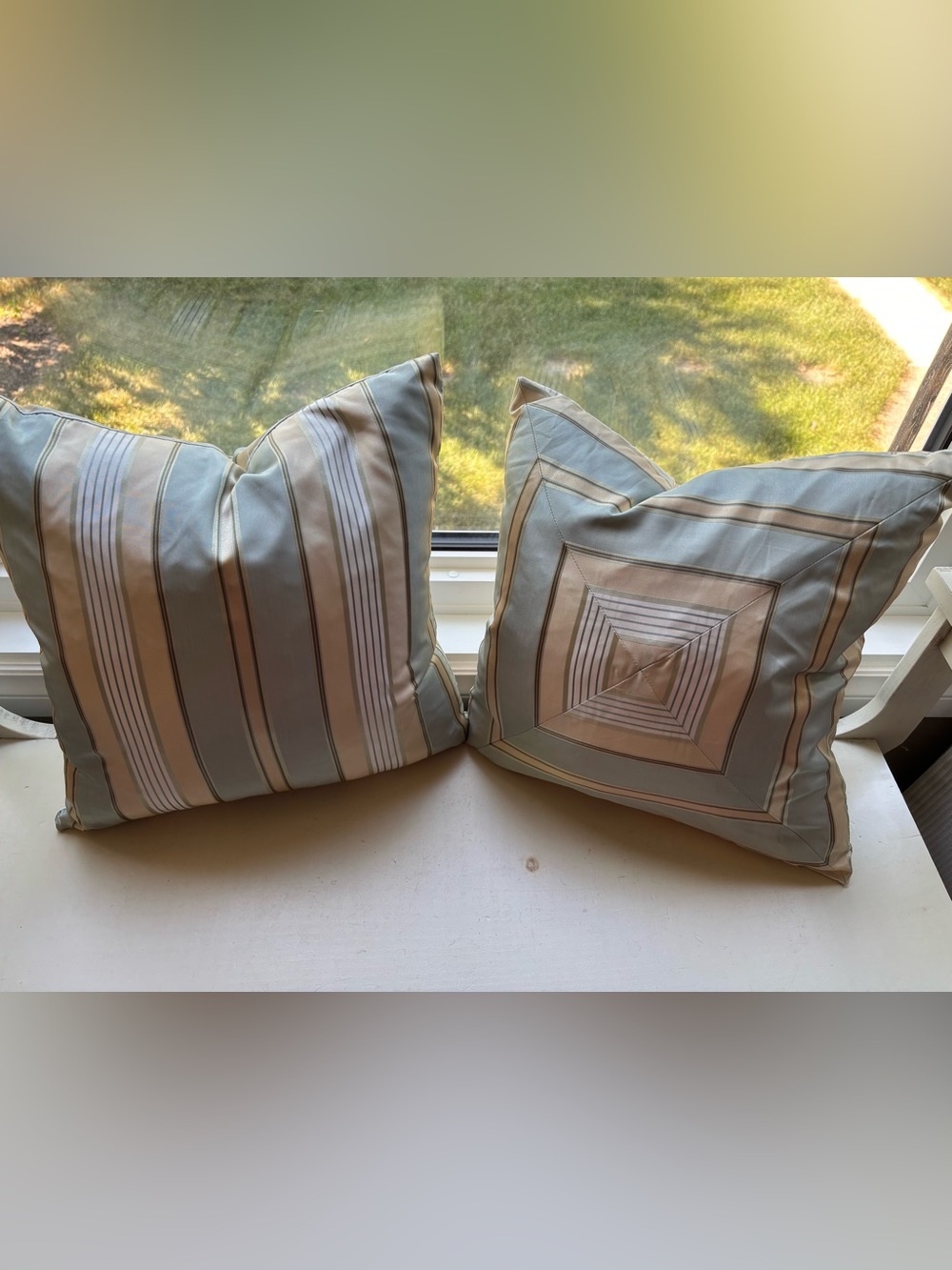 Accent pillows (set of 2) Removable covers 17”x17”